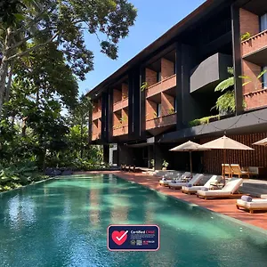 Titik Dua Hotel